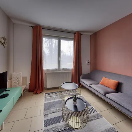 Holiday home Lnbnb - Petite Maison Au Coeur De - Face Aux Etangs