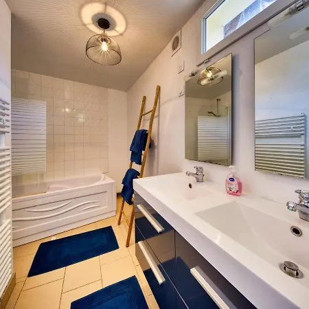 Lnbnb - Petite Maison Au Coeur De - Face Aux Etangs Holiday home Peronne (Somme)